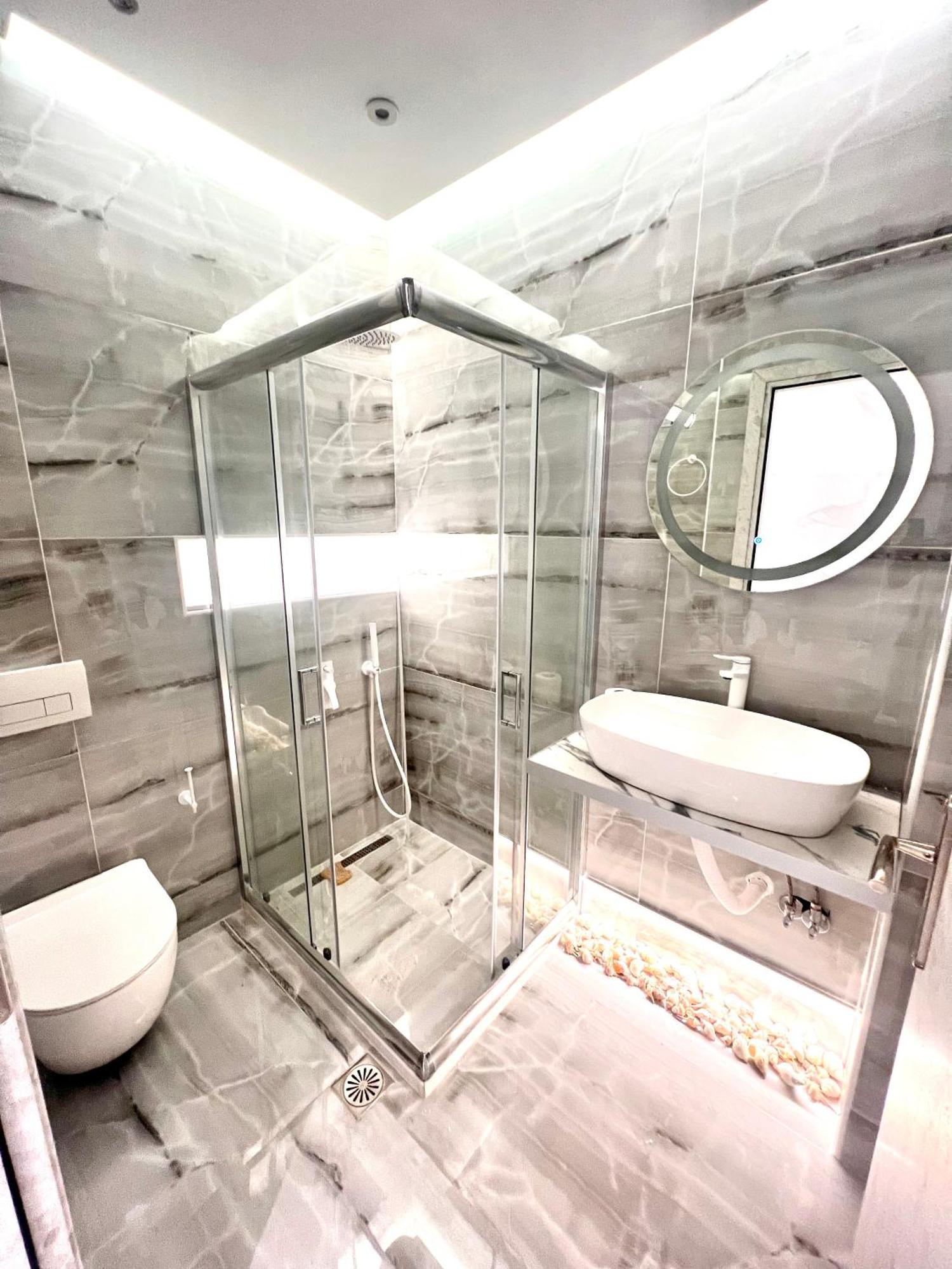Luxury Black And White Interior Apartments Kalamata Dış mekan fotoğraf
