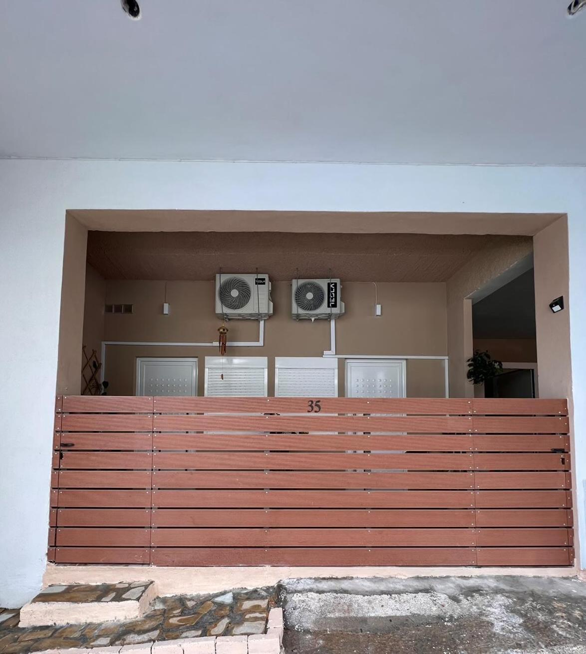 Luxury Black And White Interior Apartments Kalamata Dış mekan fotoğraf